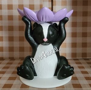 New! Bath & Body Works FLOWERY SKUNK Pedestal 3-Wick Candle Holder